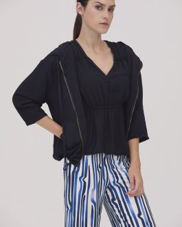 Chaqueta con Capucha Crepe